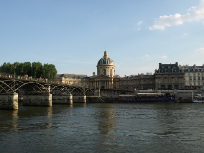 Pont des Arts Leading to the Instituit de France .JPG